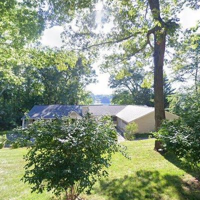 121 Sunset Point Dr, Moneta, VA 24121