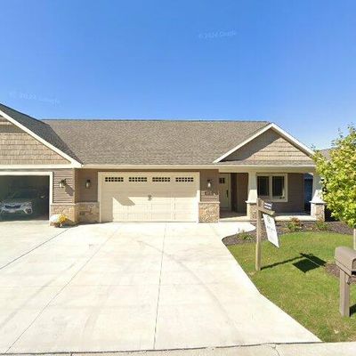 1419 Prairie Lake Cir, Neenah, WI 54956