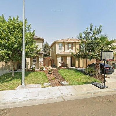 1438 Mandarin St, Madera, CA 93638