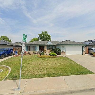 144 W Fargo Ave, Hanford, CA 93230