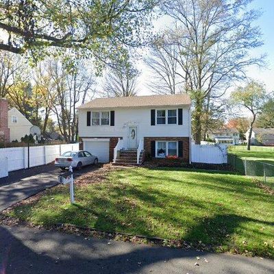 1444 Dogwood Dr, Piscataway, NJ 08854