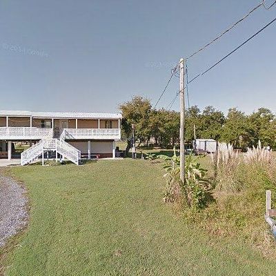 145 Elm Ln, Grand Isle, LA 70358