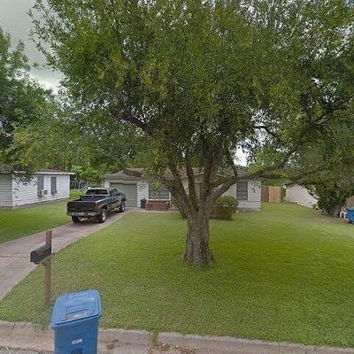 1507 E Corpus Christi St, Beeville, TX 78102