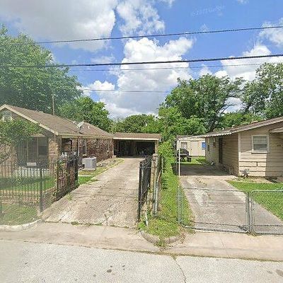 1517 E 32 Nd 1/2 St, Houston, TX 77022