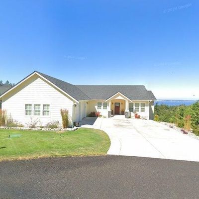 153 Arborcrest Ter, Camano Island, WA 98282