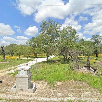 135 County Road 784, Natalia, TX 78059