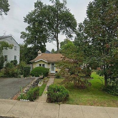 136 Lake Shore Dr, Lake Hiawatha, NJ 07034