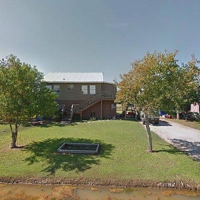 137 Aurora Ln, Grand Isle, LA 70358