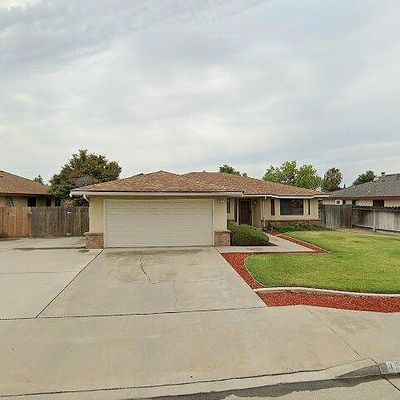 1374 Saginaw Ave, Clovis, CA 93612