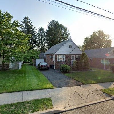 16 Jefferson Ave, Hasbrouck Heights, NJ 07604