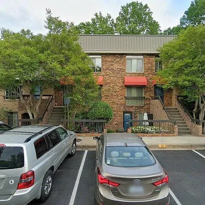 1655 S Hayes St #2, Arlington, VA 22202