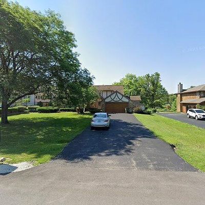 16 W657 87 Th St, Willowbrook, IL 60527