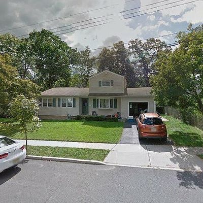 17 Birchwood Rd, Jamesburg, NJ 08831