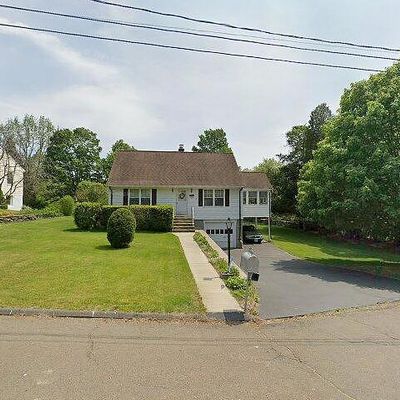 17 Ward Pl, Trumbull, CT 06611