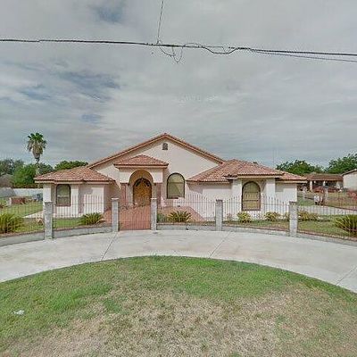 1713 1 St St, Zapata, TX 78076