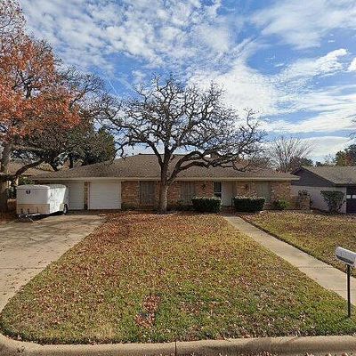 1720 Acorn Ln, Hurst, TX 76054