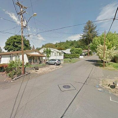 1728 Nw Crouch St, Roseburg, OR 97471