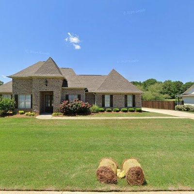 1785 Lake Circle Dr, Tupelo, MS 38801