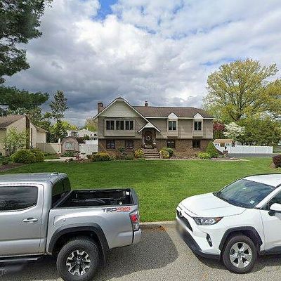 18 Daria Dr, Pequannock, NJ 07440