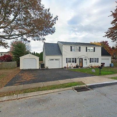 18 Walnut Mill Ln, Cleona, PA 17042