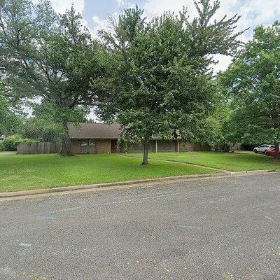 1802 Centenary Dr, Longview, TX 75601