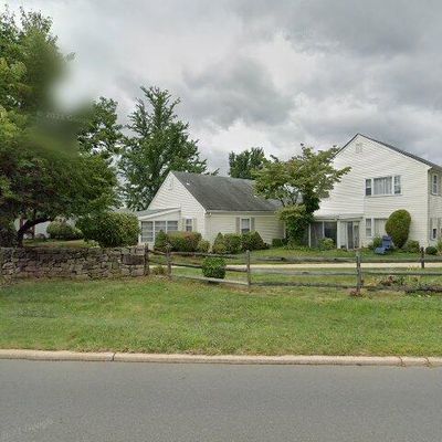 156 N Pelham Ln, Monroe Township, NJ 08831