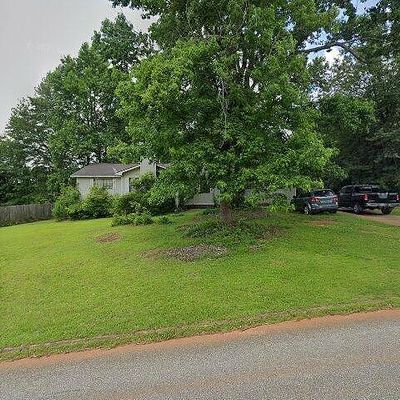 1602 Merle Cir, Opelika, AL 36801