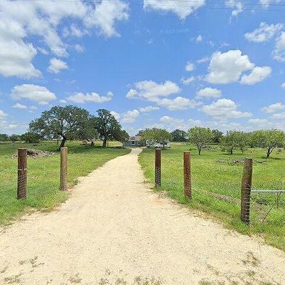 1619 County Road 7711, Devine, TX 78016