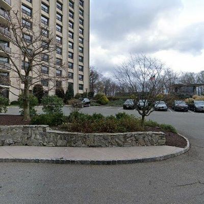 2 Claridge Dr #1 Hw, Verona, NJ 07044