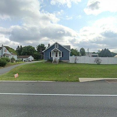 2 Hoffman Rd, Lebanon, NJ 08833