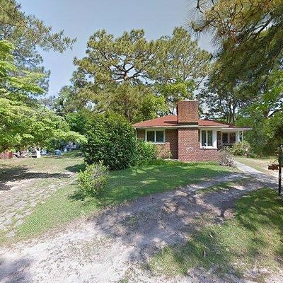 2 Madison Ave, Hamlet, NC 28345