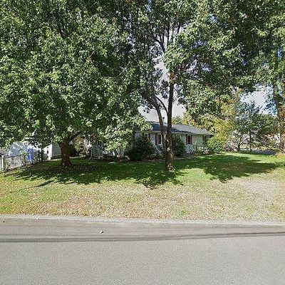 2 Marshall Dr, Enfield, CT 06082