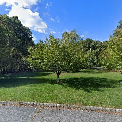 20 Forest Ridge Dr, Hackettstown, NJ 07840