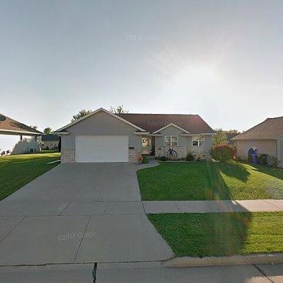 2001 Greengrove St, Kaukauna, WI 54130