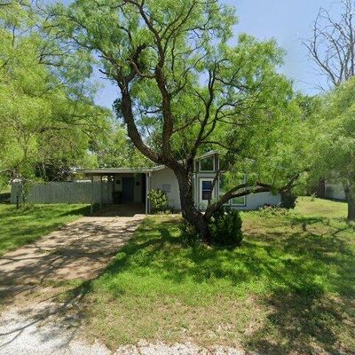 202 N Loop Dr, Brady, TX 76825