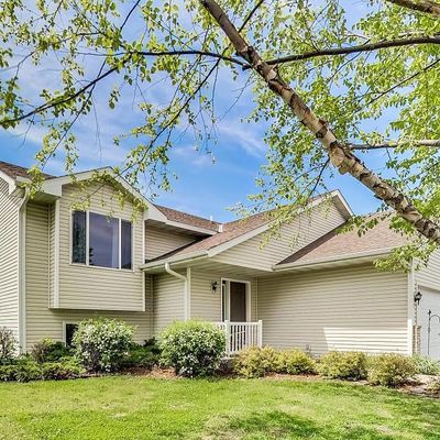 202 Pheasant Run Dr, Montrose, MN 55363