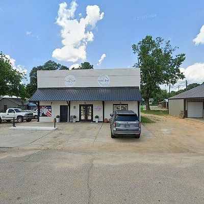 203 E Main St, Seminary, MS 39479