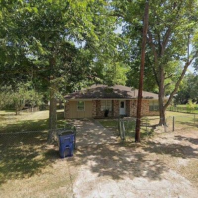 203 Peach St, Daisetta, TX 77533