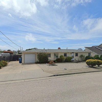 2035 Mendocino St, Seaside, CA 93955