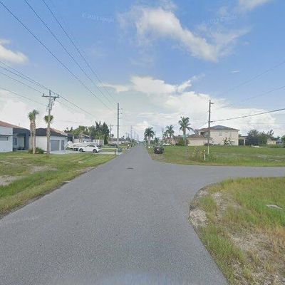 2041 4th St, Cape Coral, FL 33909