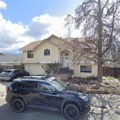 205 Cypress Hill Dr, Grass Valley, CA 95945