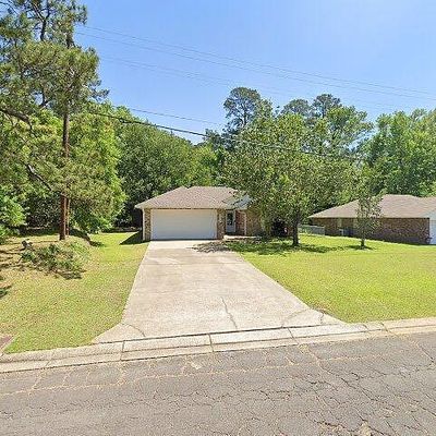 2076 Expressway Dr, Pineville, LA 71360