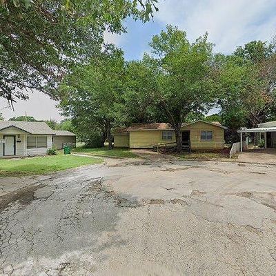 209 Clark Cir, Henrietta, TX 76365