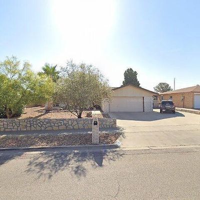 1820 Larry Hinson Dr, El Paso, TX 79936