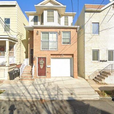 19 New St, Bayonne, NJ 07002