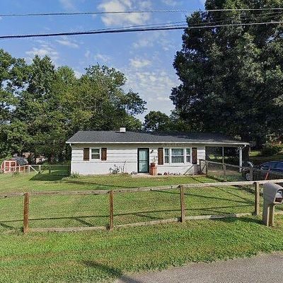 190 Hickman Ave, Hudson, NC 28638