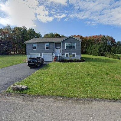 190 Weathervane Dr, Slippery Rock, PA 16057