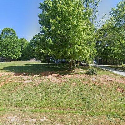 220 Dakota Dr, Burlington, NC 27215