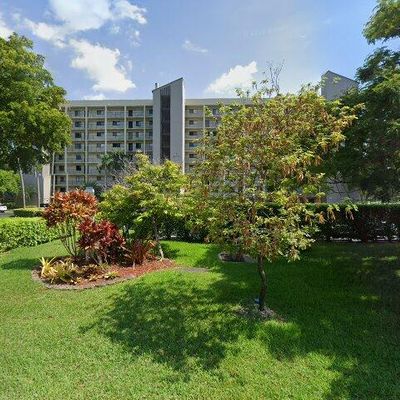 2205 S Cypress Bend Dr #203, Pompano Beach, FL 33069