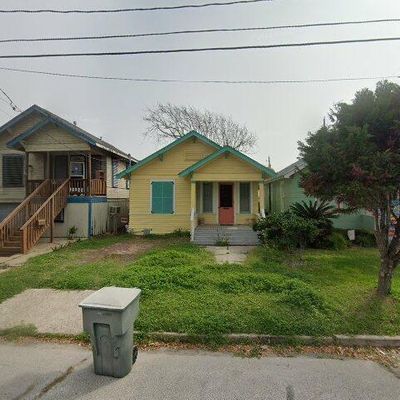 2206 31 St St, Galveston, TX 77550